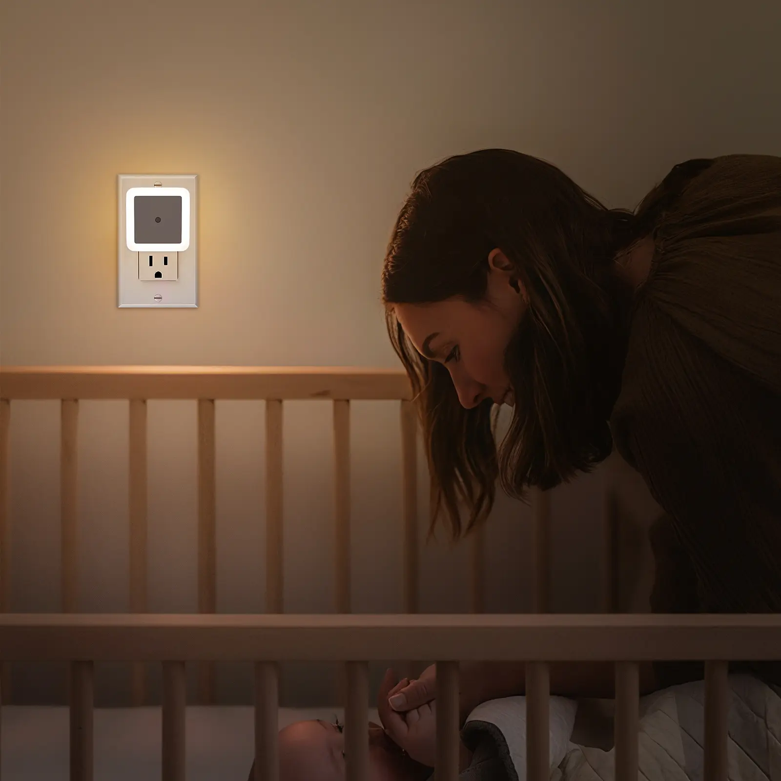 Plug in night light outlet use