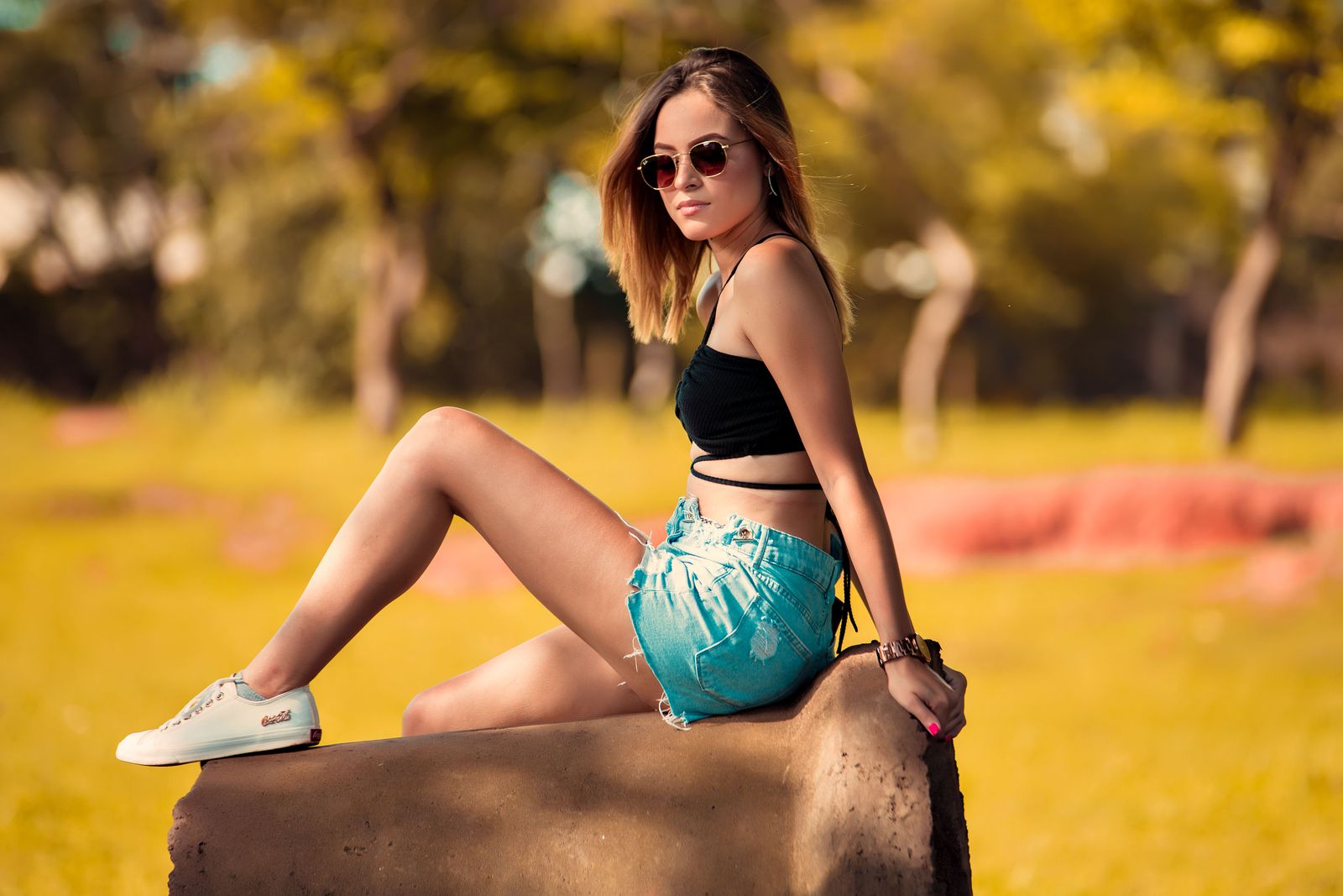 Stretch Twill vs. Denim Shorts: Which Fabric Offers Better Comfort and Flexibility?