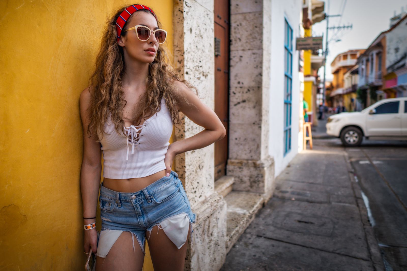 Stretch Twill vs. Denim Shorts: Which Fabric Offers Better Comfort and Flexibility?