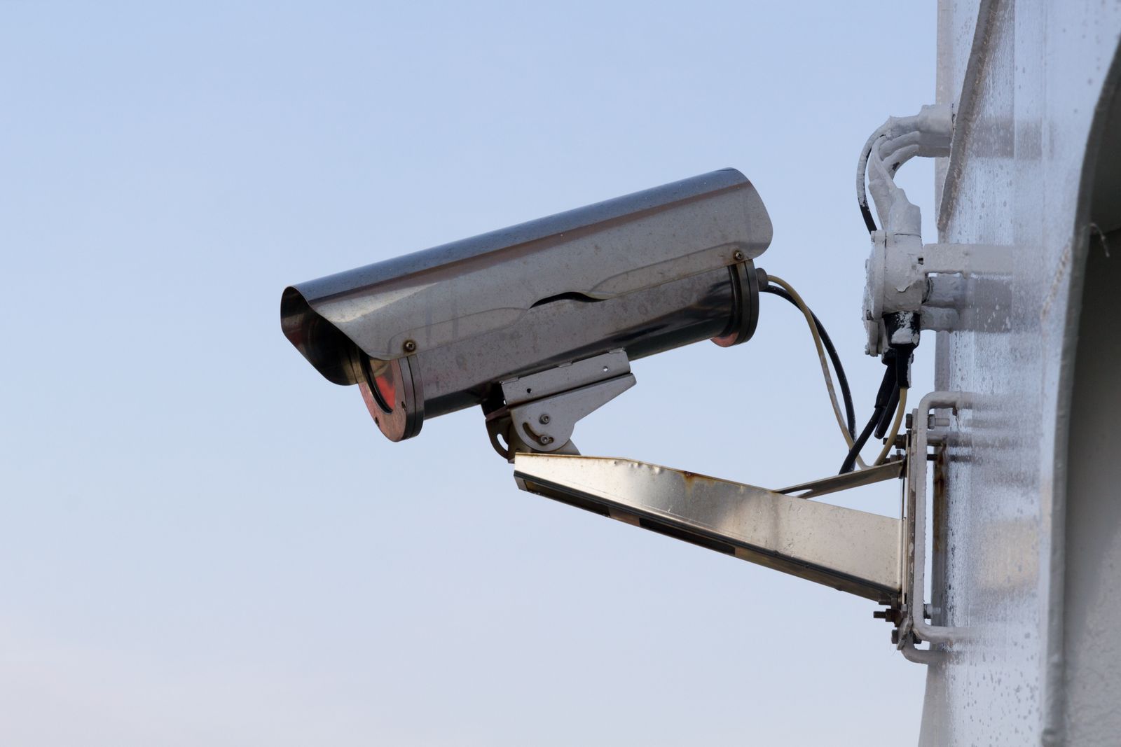 Choosing the Right Outdoor Security Camera Mounts: Gutters, Walls, and Poles