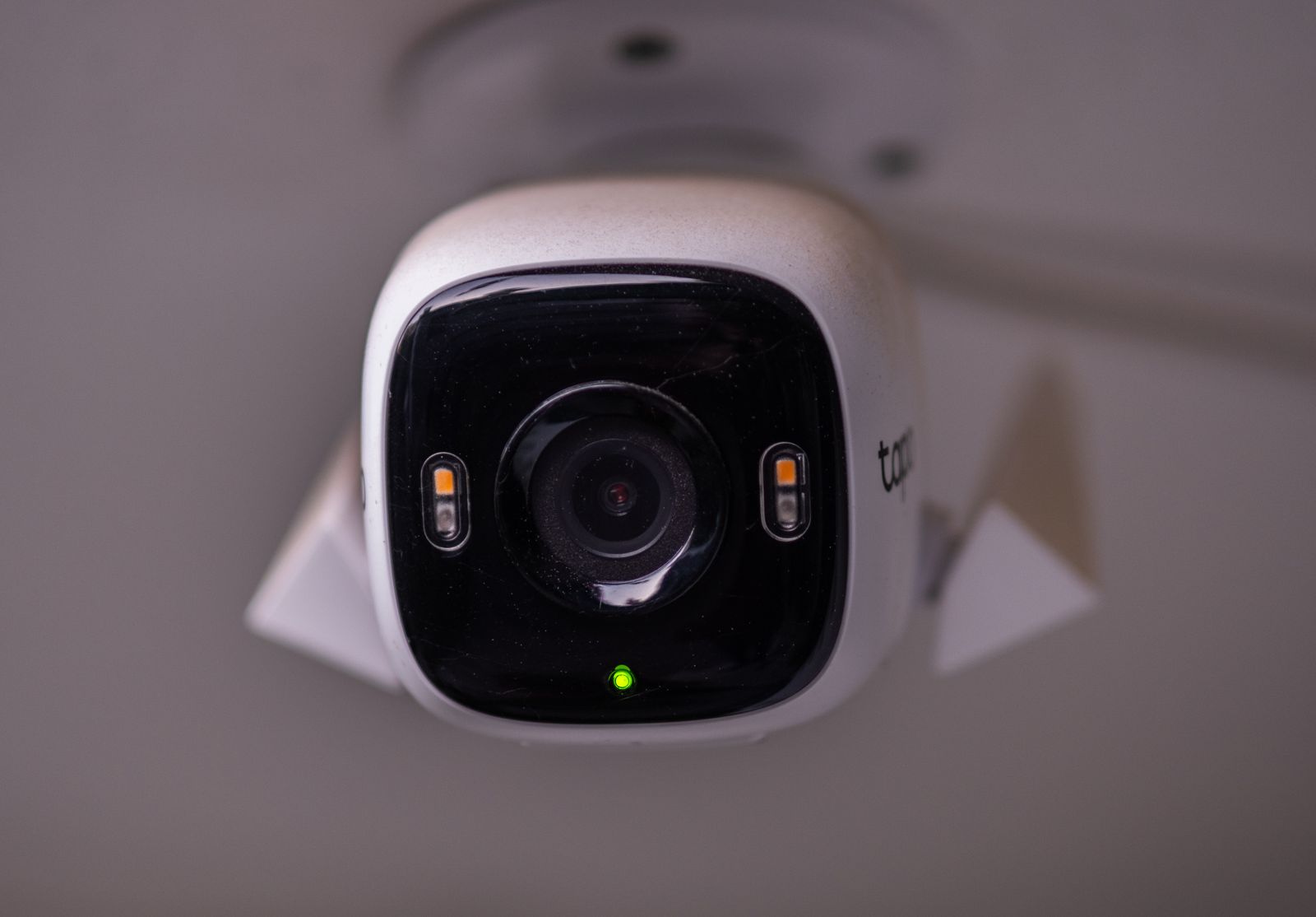 Best Wireless Solar Security Cameras with Hybrid Local and Cloud Backup Options