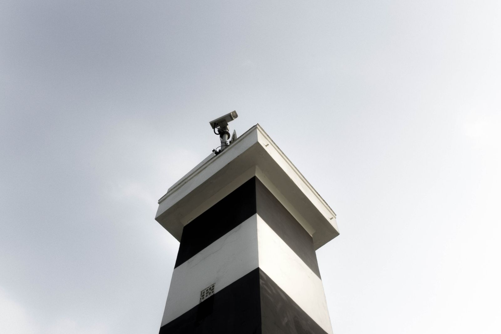 The All-Weather Solar Security Camera Buying Guide for Extreme Climate Zones