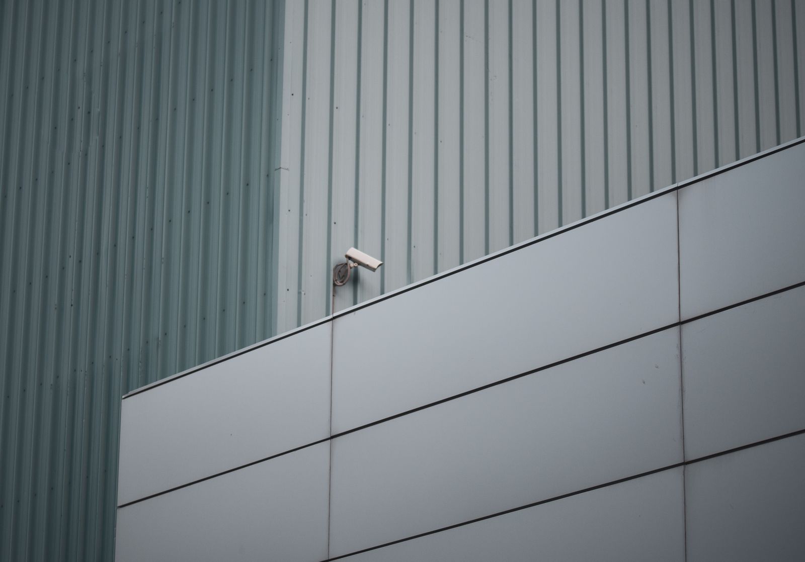 The All-Weather Solar Security Camera Buying Guide for Extreme Climate Zones