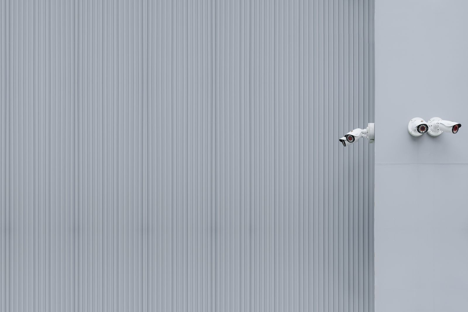 Cloud Storage vs. SD Card for Solar Security Cameras: Which Is Right for You?