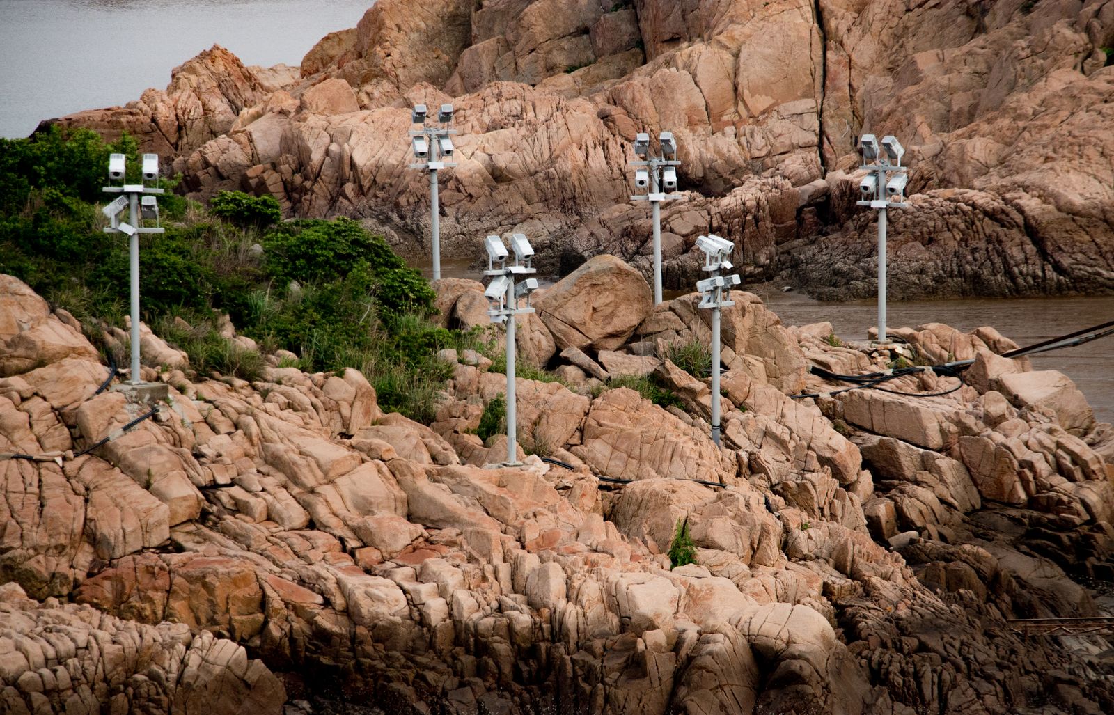 How Does Color Night Vision Work on Outdoor Wireless Cameras? (FAQs)