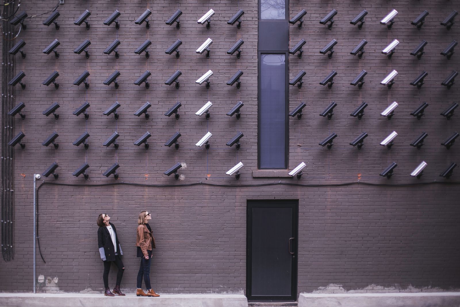 How to Prevent Nighttime Theft in Inventory Yards Using PTZ Solar Security Cameras