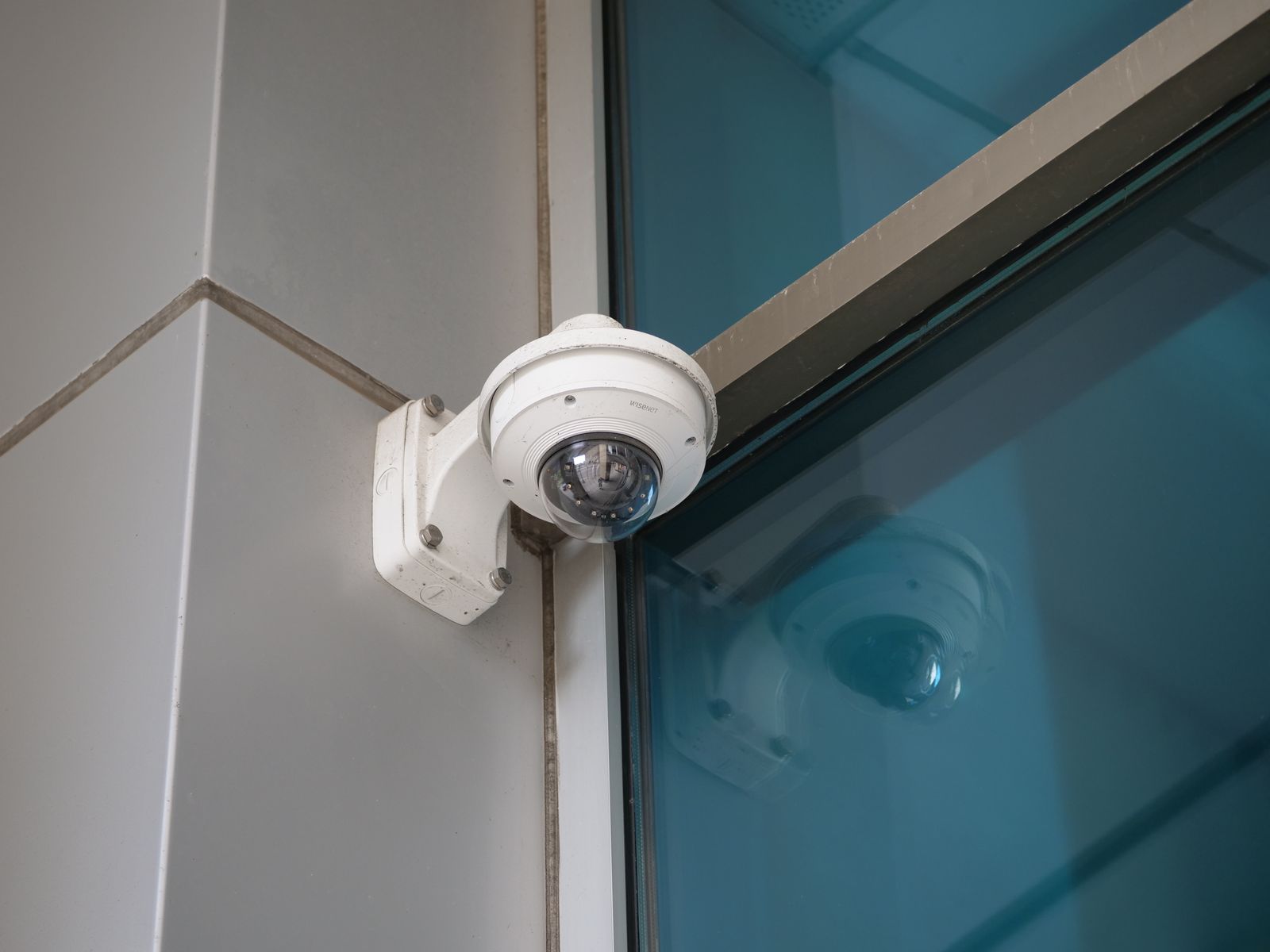 Suburban Perimeter Defense: Solar Security Camera Pack Buying Guide