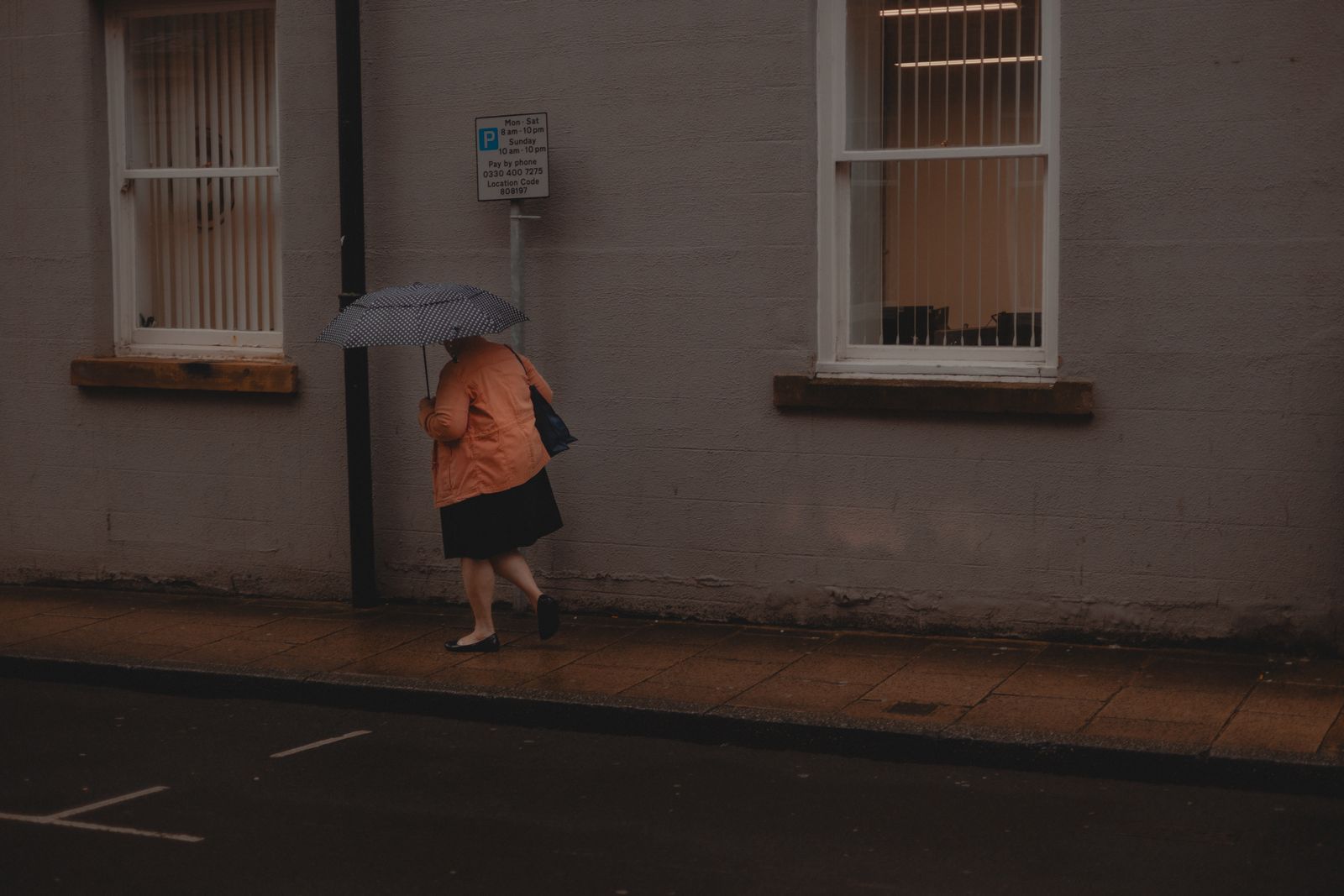 Fully Taped vs. Critically Taped Seams: Which Rain Jacket Is Best for Travel?