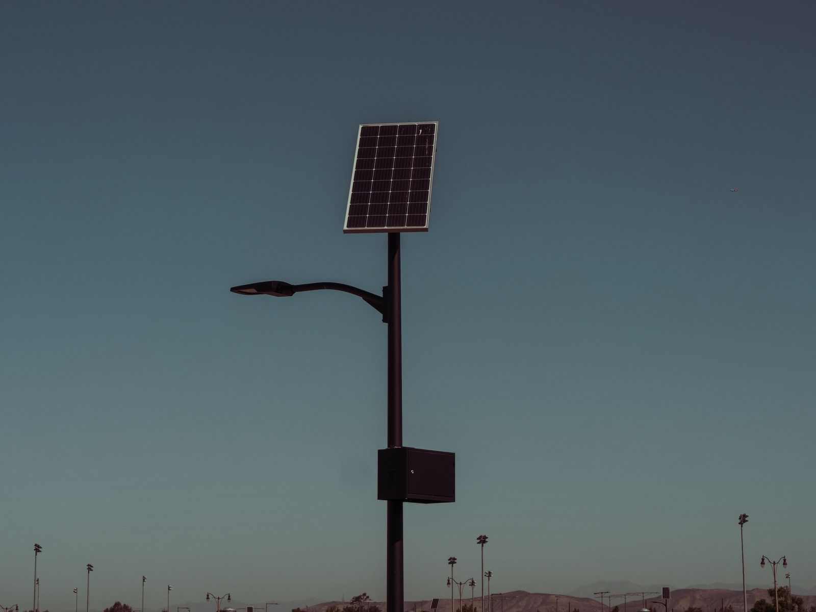 How to Maximize Solar Deck Light Battery Charge During Winter Months