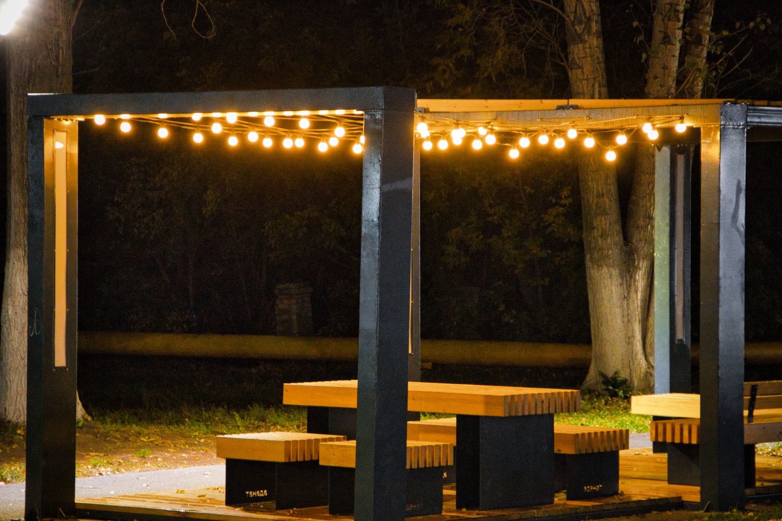 Solar Post Cap Lights, HOA Rules and Light Trespass: What to Check First