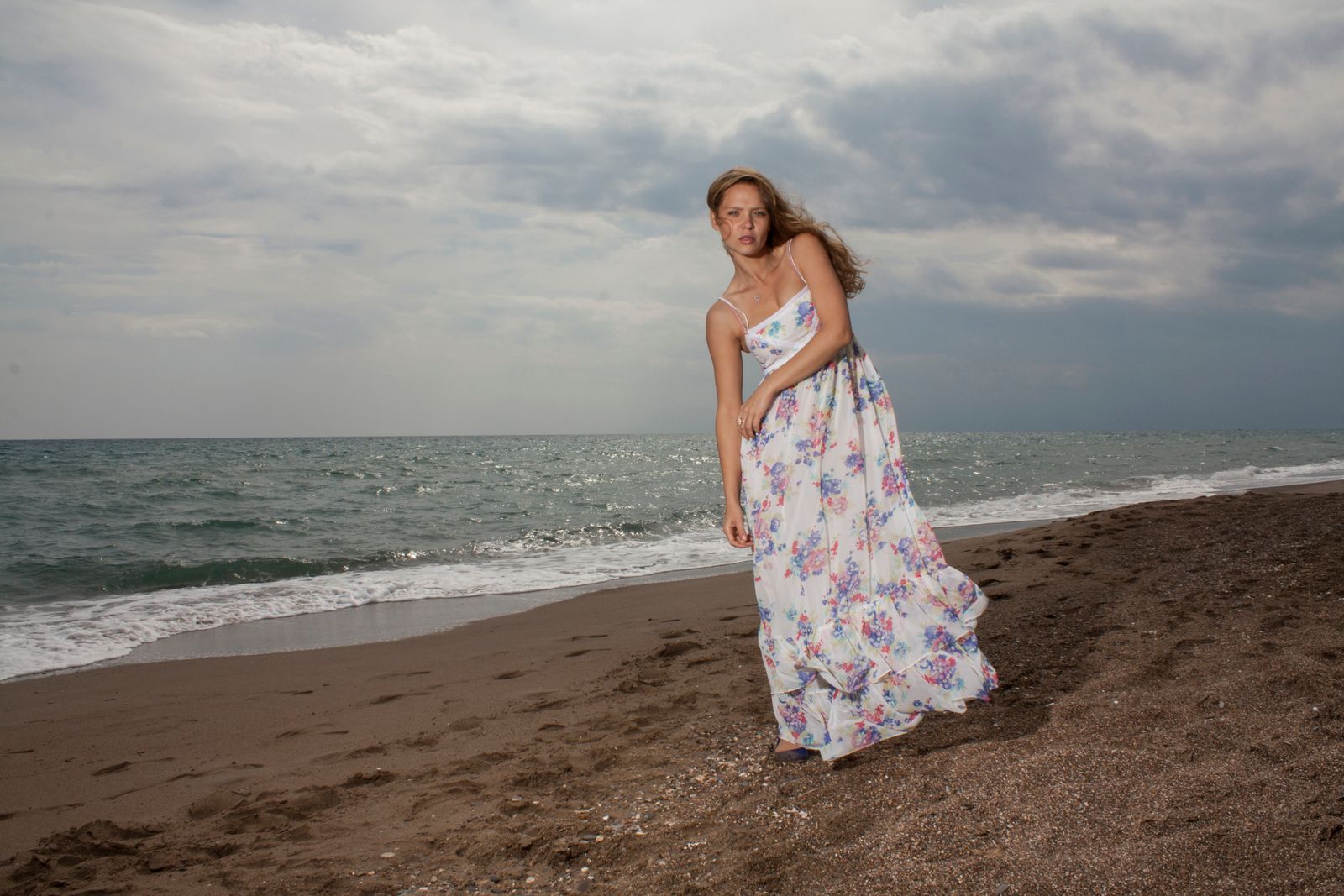 A Bustier Sundress on a Long-Haul Flight: Wear It or Pack It?