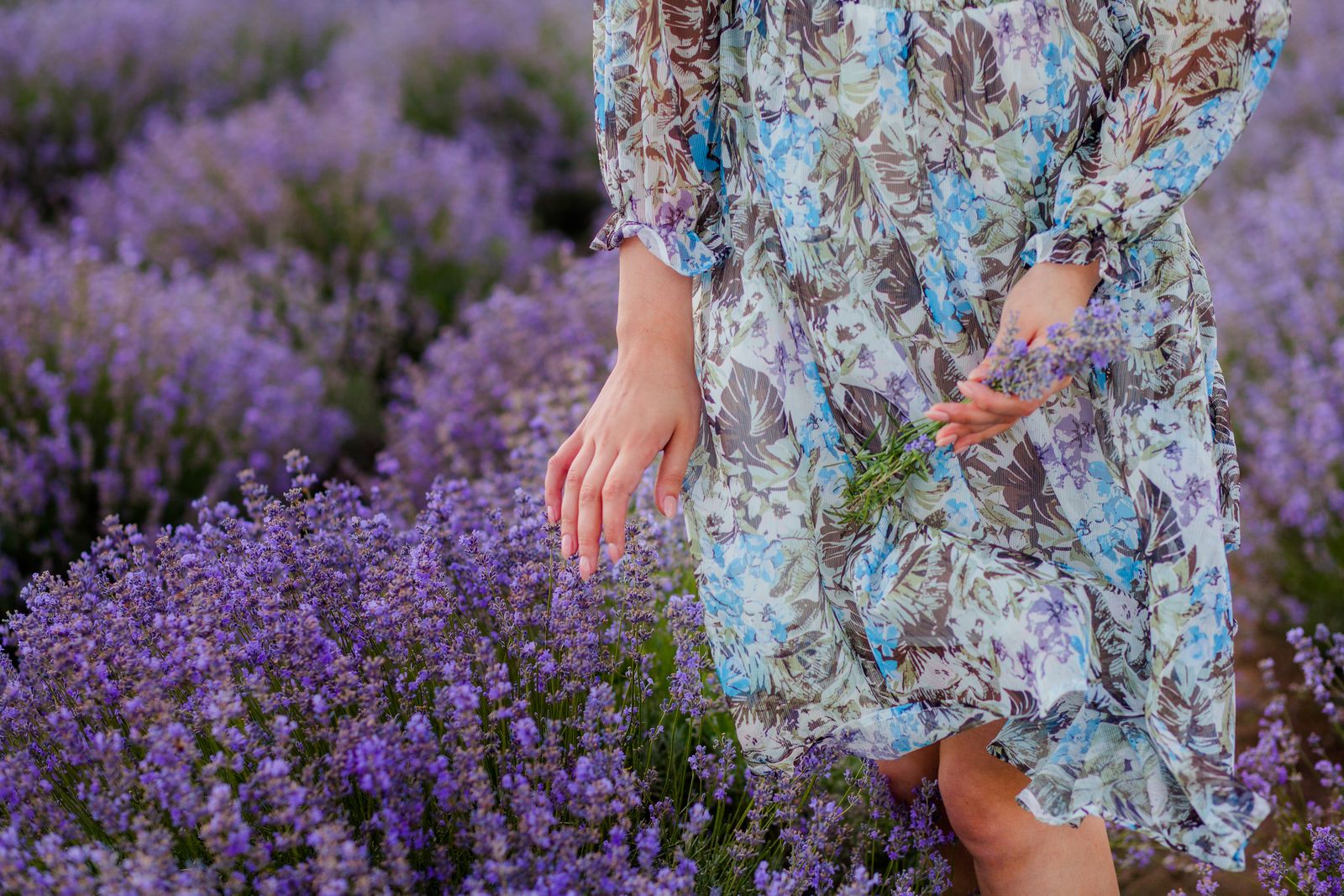 Micro Floral Prints vs. Bold Cottagecore Botanicals: Which Summer Pattern Flatters You Best?