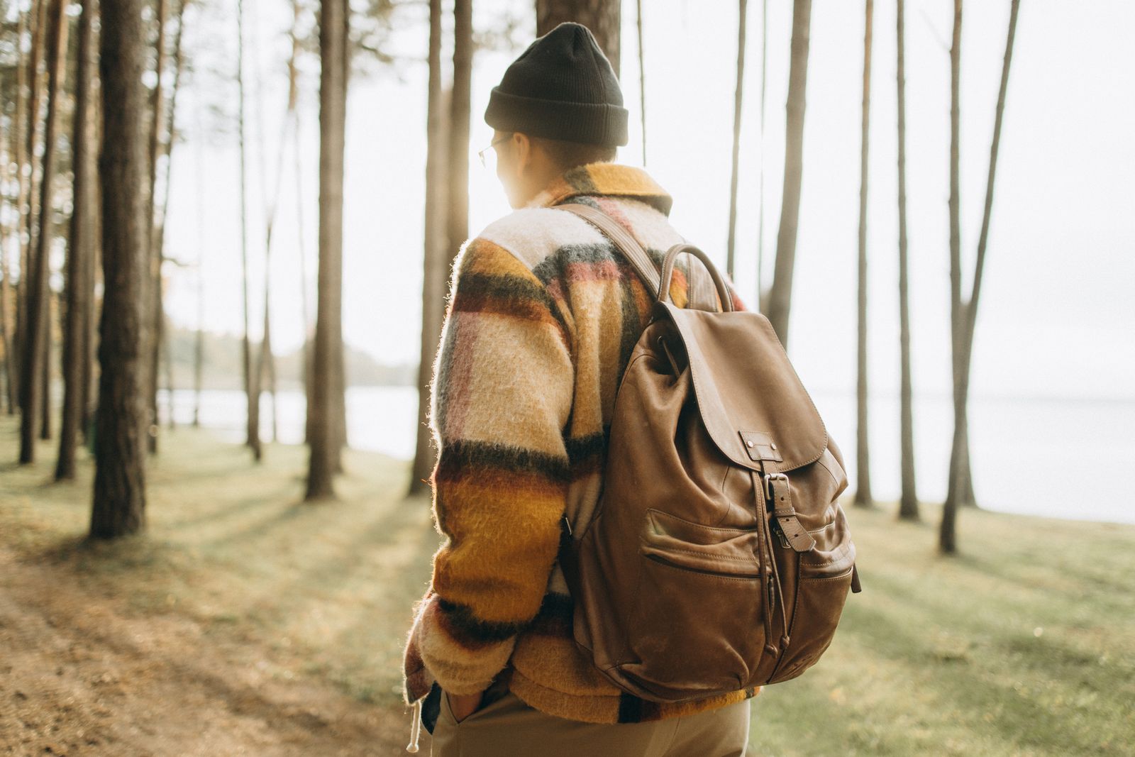 Clamshell vs Top Loading Backpack: One-Bag Travel Guide