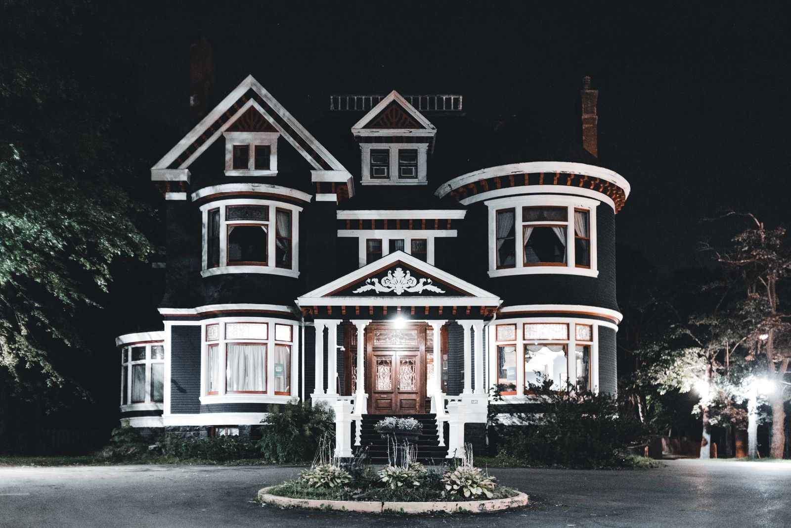 Matching Solar Illuminated House Numbers to Home Architecture