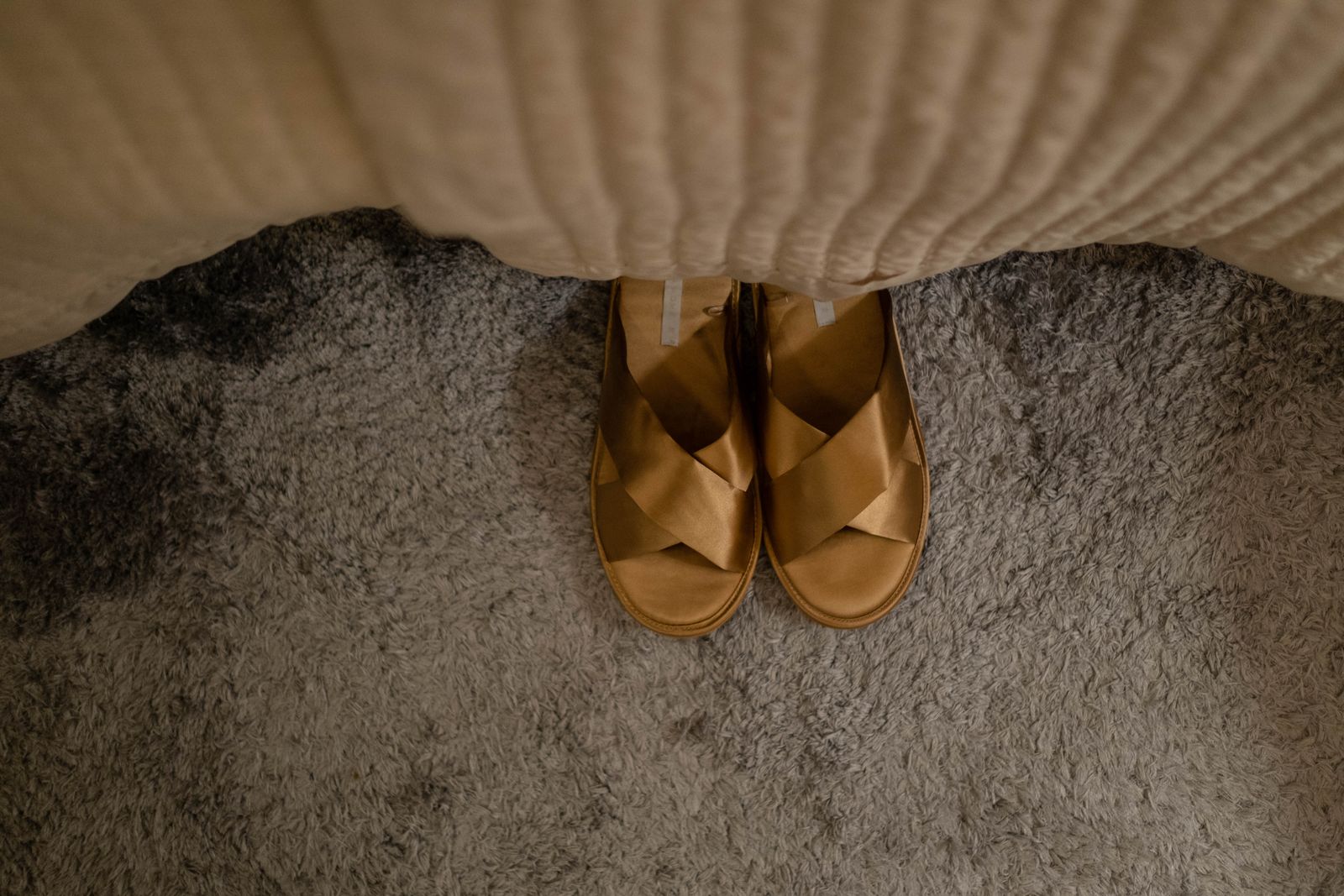 The Ultimate Indoor Slipper Buying Guide: How to Choose the Coziest Pair for Home
