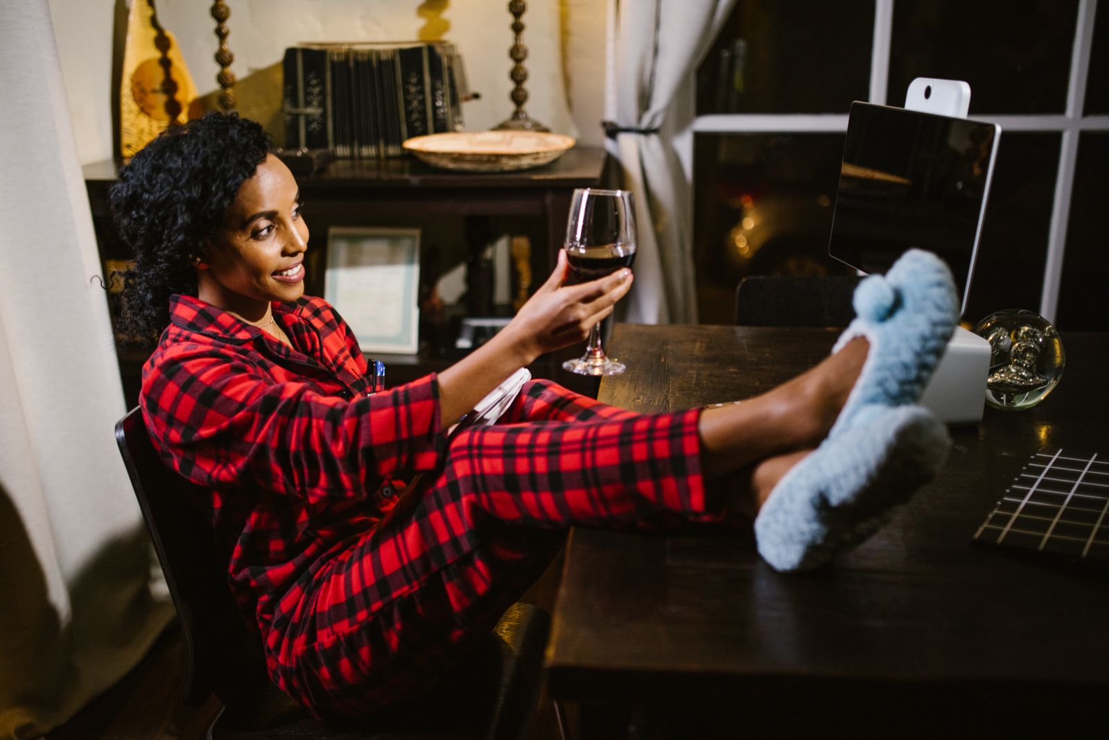 Quiet House Slippers for Apartments and Late-Night Kitchen Trips
