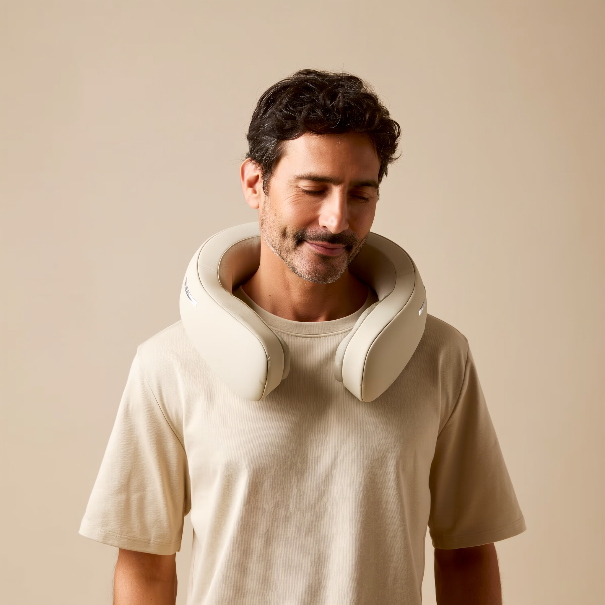 Man wearing the cordless shiatsu massager on shoulders thumbnail