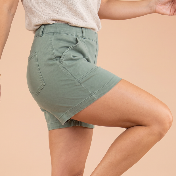 4-way stretch garment-dyed twill flexing, sage green shorts