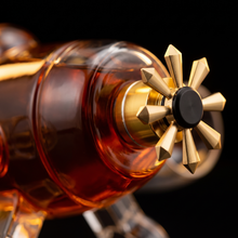 Close-up of the gold propeller stopper
